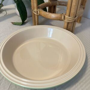 Le Creuset Pie Dishware